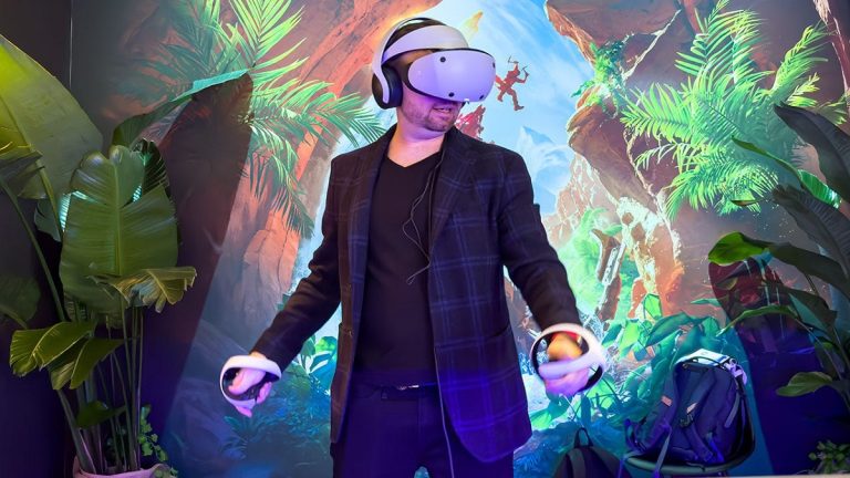 فروش هدست PSVR 2 بیش از ۲۳۰۰ درصد افزایش یافته است