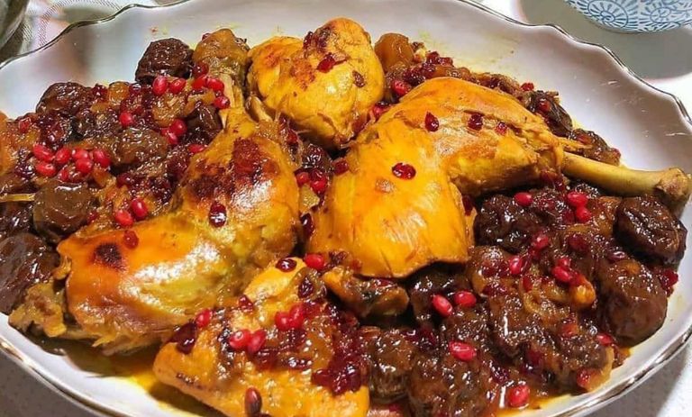 طرز تهیه خورش هلو: طعمی تازه و متفاوت از ناهار تکراری