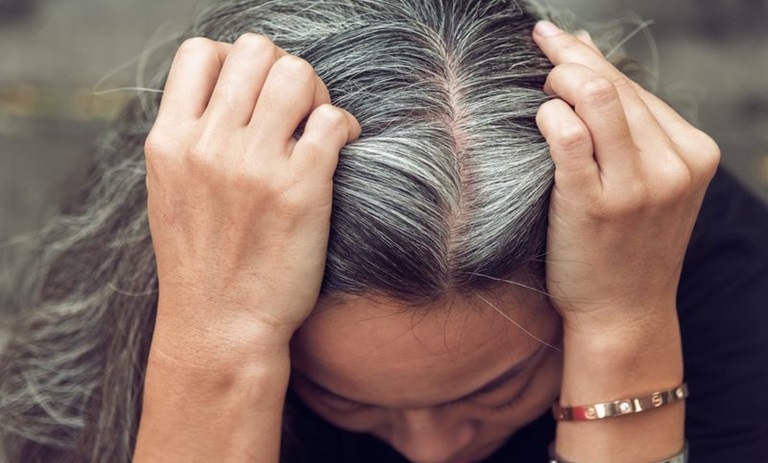 10 راز ماندگاری بیشتر رنگ مو؛ عجیب اما واقعی