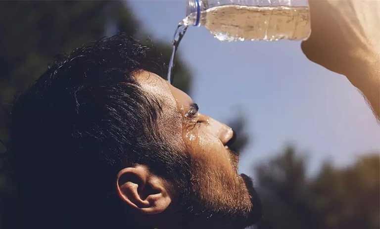 چگونه از عوارض گرما جلوگیری کنیم و احترازات لازم را برای جلوگیری از گرمازدگی بکنیم؟