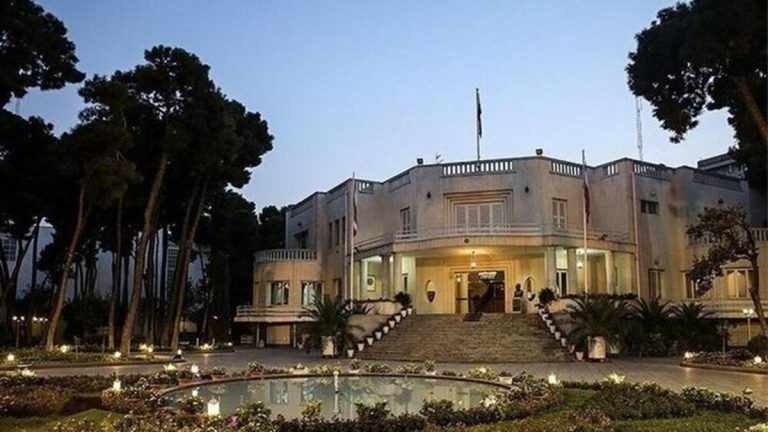 پزشکان: رئیسی را شکست دادند! مقایسه اعتماد مجلس به دو دولت چهاردهم و سیزدهم