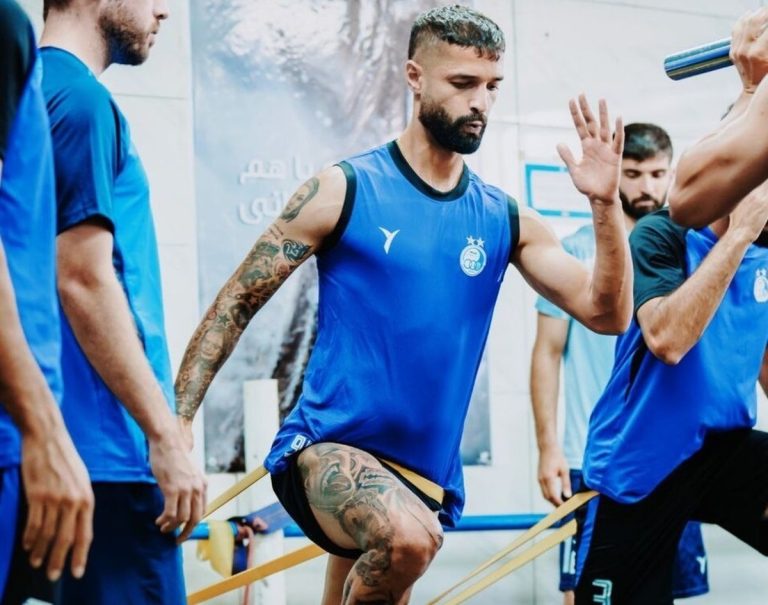 اشک اعتراف آرمین سهرابیان: تتوی دختر شیطان که دست و پا گیر او را نشان می‌دهد!