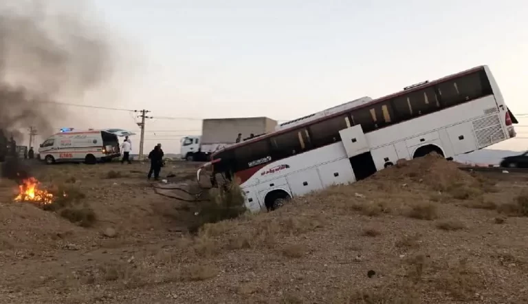 تراژدی در جاده: واقعه تصادف اتوبوس زائران اربعین که 51 نفر را به شهادت رساند