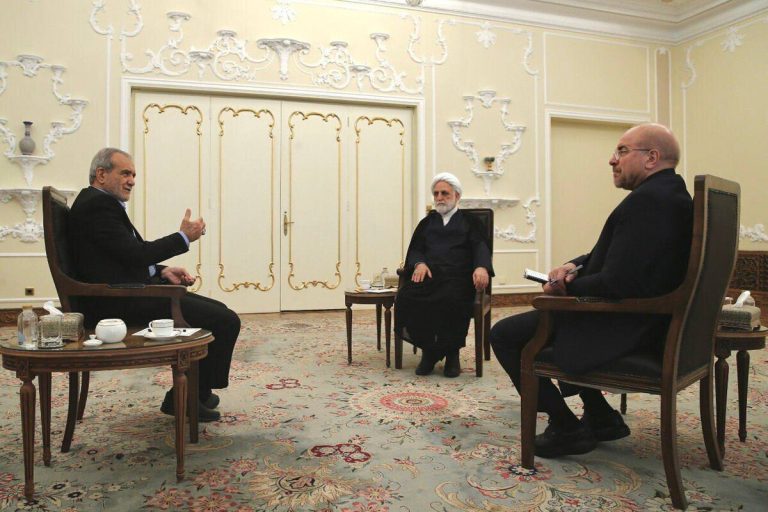 جلسه تاریخی: رؤسای سه قوه در حضور رئیس جمهور گرد هم آمدند!