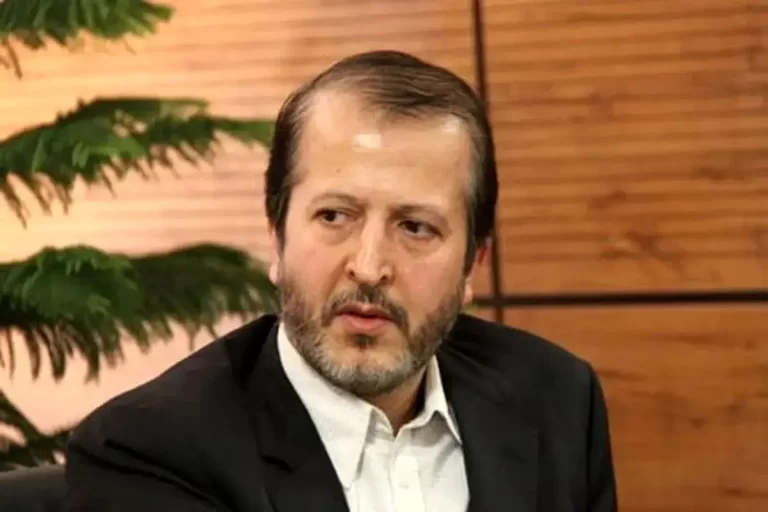 فرهاد، دانشجوی با انگیزه، دوباره انگیزه ای گرفت و استعفا داد