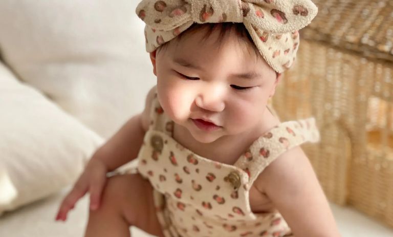 راز خنکی نوزاد در فصل گرما؛ چگونه لباس مناسب برای آنها انتخاب کنیم؟