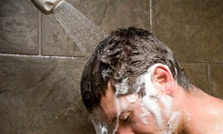 بهترین راه برای حمام گرفتن؛ 14 اشتباه که نباید انجام دهید!