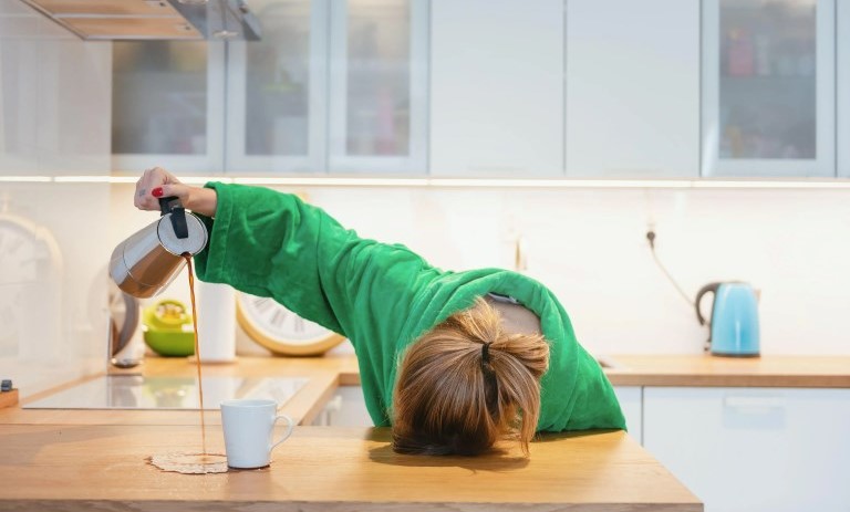 هفت خطری که وقت بیدار شدن از خواب نباید انجام دهید!