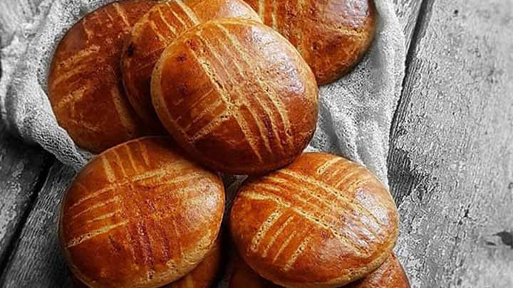 آموزش طرز تهیه نان اهری خانگی: همانند آب خوردن، اما با یک دست ابزار کوچک