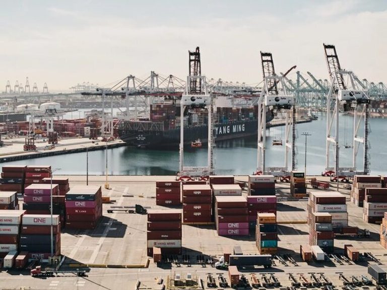 جاده به بالا: داستان برداشت کسری تجاری آمریکا