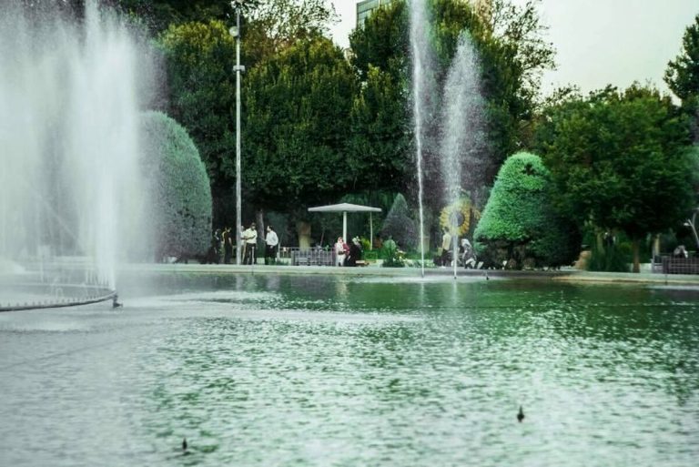 تفریح و شادی در پارک‌های تهران:  ورود با پرداخت هزینه