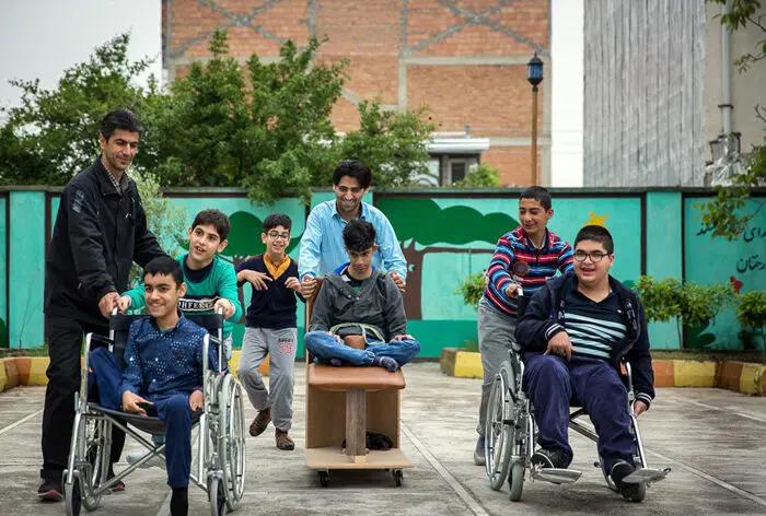 شگفت انگیز: ۸۰ هزار دانش آموز با استعداد به مدارس می آیند!