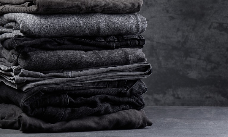 با این 7 حرکت سحرآمیز، لباس مشکی خود را تازه و جذاب کنید!