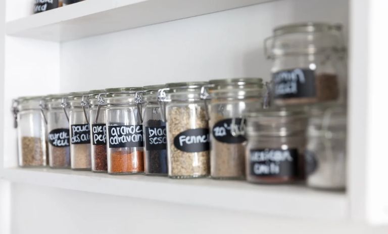 آشپزخانه‌ی شما بدون جذاب‌ترین مدل‌های جا ادویه، کامل نیست!