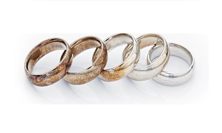 کشمکش درونی طلای شما: 9 دلیل پنهان که برایتان سیاه می‌شود