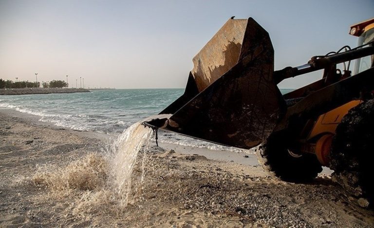 خطر نفتی در آبهای جزیره خارگ؛ وضعیت نگران‌کننده اقیانوس