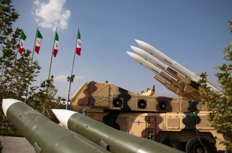 این عنوان رو درکش کن و به صورت جذاب بازنویسیش کن  از جنگ روانی تا ناکامی عملی صهیونیست‌ها / پاسخ ایران به اسرائیل قطعی است؟