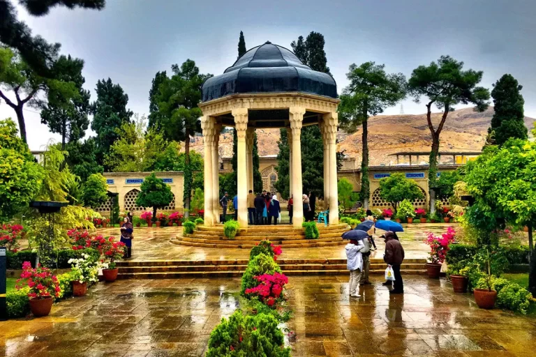 سفر به شهر گل با قیمتی بهارانه! خوشایند و دلنشین، تور شیراز پاییز 1403