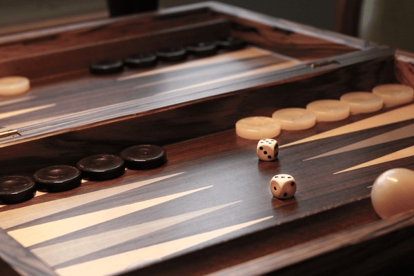 ۹ بازی تخته نرد جذاب برای اندروید که باید آن‌ها را امتحان کنید! این لینک را برای دانلود ببینید.