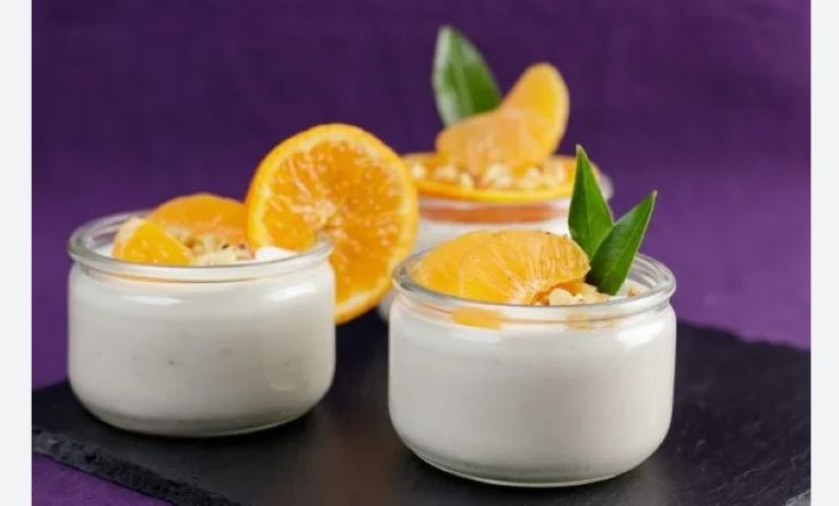 طرز تهیه دسر ماست و نارنگی؛ ترکیبی سحرآمیز برای مهمانی‌های شما