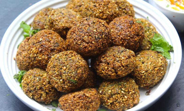 طرز تهیه فلافل خانگی همانند ساندویچی‌ها + نکات و فوت و فن