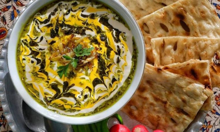 طرز تهیه آش برگ چغندر؛ سنتی، خوشمزه و مغذی