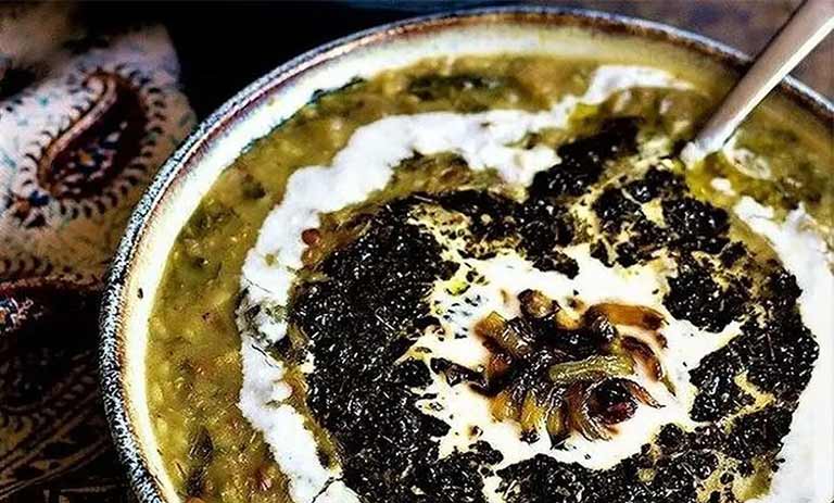 طرز تهیه آش اسفناج با ماست موسیر؛ مقوی و ضد سرماخوردگی