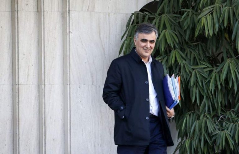 پایگاه خبری تحلیلی اخباربانک – رئیس بانک مرکزی: نرخ دلار بازار ایران را یک کانال آمریکایی تعیین می‌کند