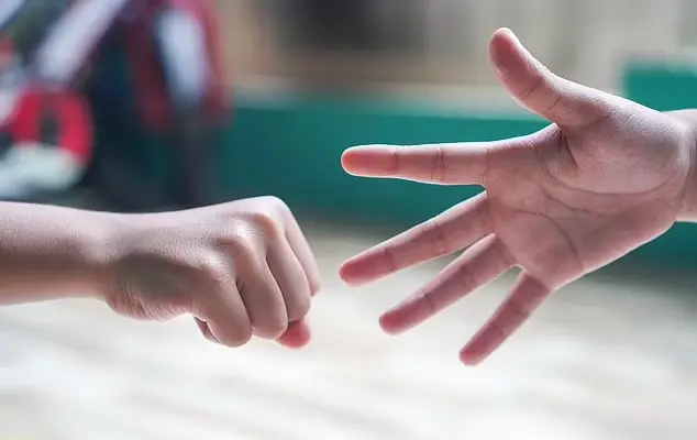 چگونه می‌توان در بازی «سنگ، کاغذ، قیچی» برنده شد؟