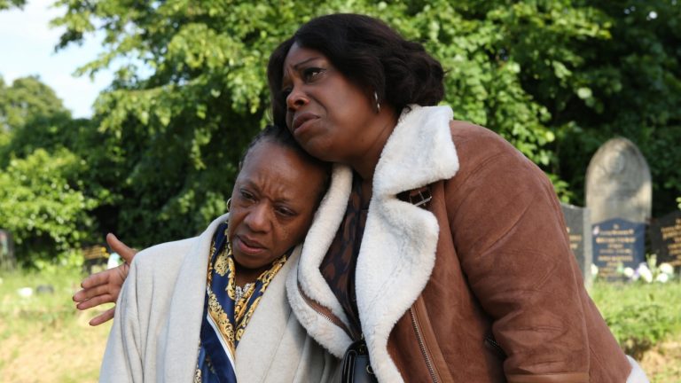 نقد فیلم Hard Truths – نه خودم رو دوست دارم و نه زندگی‌ رو