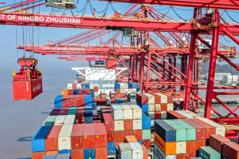 بازار واردات ایران در انحصار ۳ کشور امارات، چین و ترکیه – تجارت نیوز