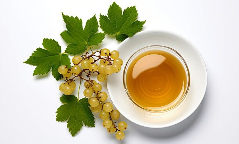 طرز تهیه دمنوش برگ مو + بهترین زمان مصرف