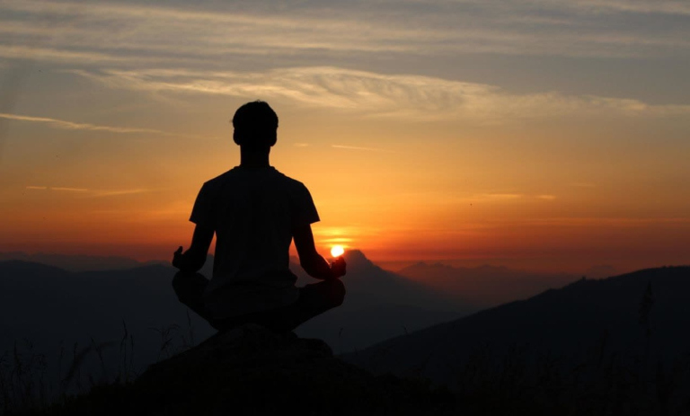 چگونه در شرایط بحرانی و جنگ به اعصابمان مسلط باشیم؟