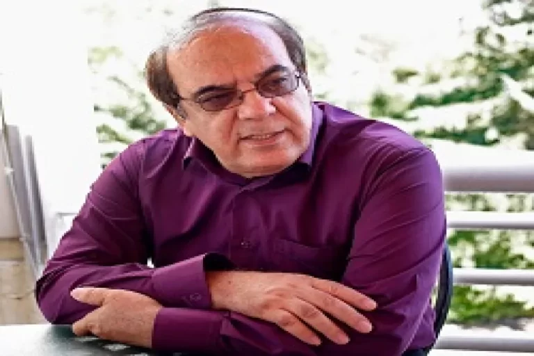 میدان سیاست در ایران تبدیل به میدان عمومی مبارزه گلادیاتورها شده است