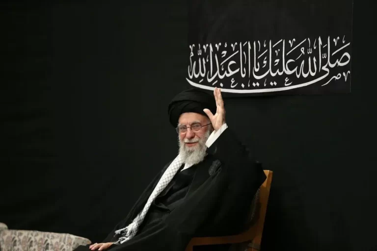 دستور آیت‌الله خامنه ای به محمود کریمی برای خواندن ای ایران – تجارت نیوز