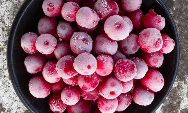 کالری آلبالو یخ زده چقدر است؟