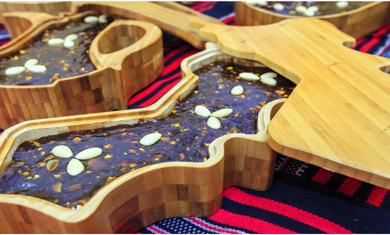 طرز تهیه حلوای عمانی به روش سنتی و اصیل