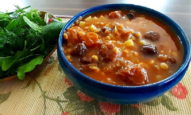 طرز تهیه پیازوی زردآلو؛ غذای سنتی خوشمزه و ساده