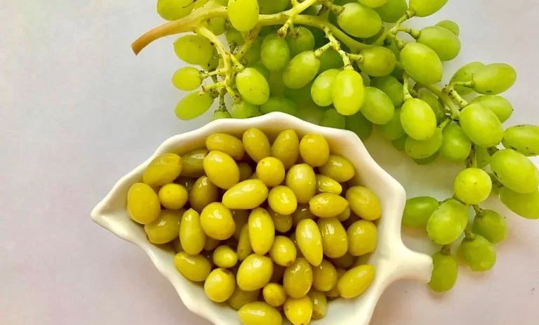 طرز تهیه ترشی غوره خانگی+ نکات کپک نزدن