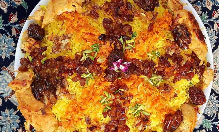 طرز تهیه آلو پلو؛ غذایی خوشمزه با طعمی شیرین و ترش