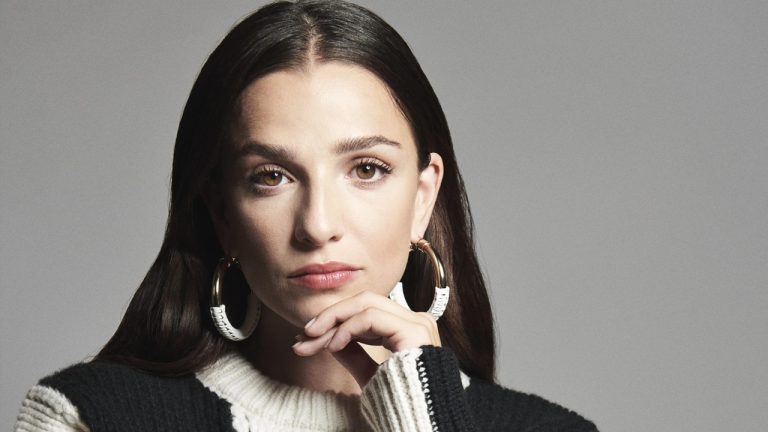 ماریسا آبلا در فیلم Highlander همبازی هنری کویل خواهد شد