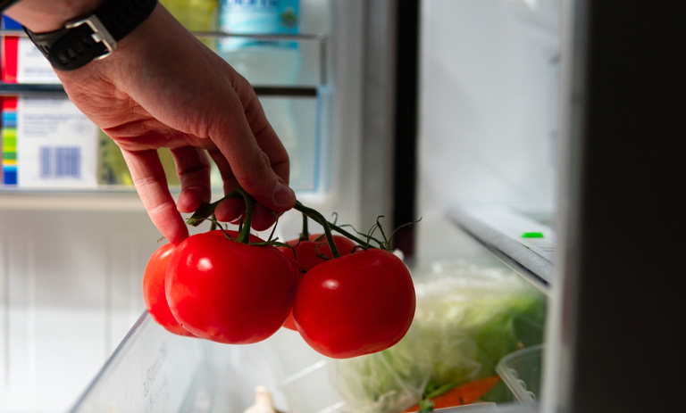 5 ترفند برای تازه نگه داشتن گوجه فرنگی در یخچال