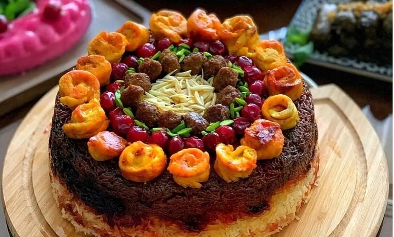 طرز تهیه آلبالو پلو قالبی+ نکات و فوت‌و‌فن ها