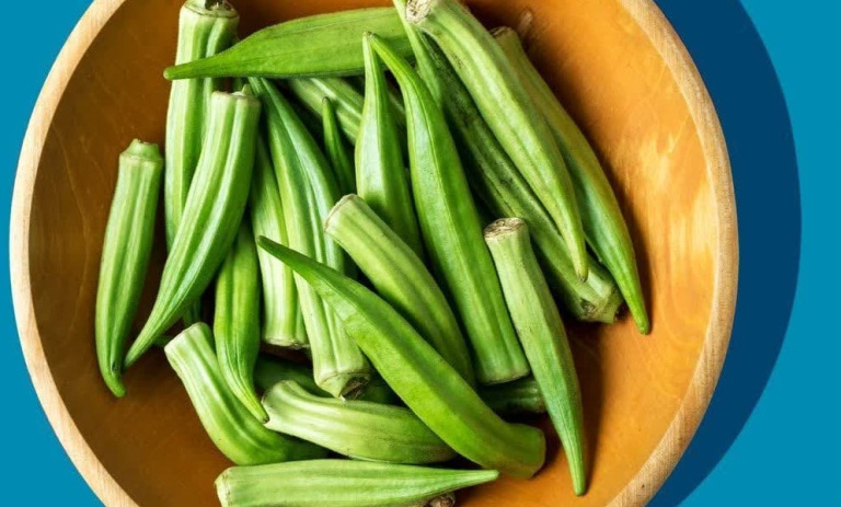 ترفندهای بلانچ و تمیز کردن بامیه برای خورشت بدون لیزی