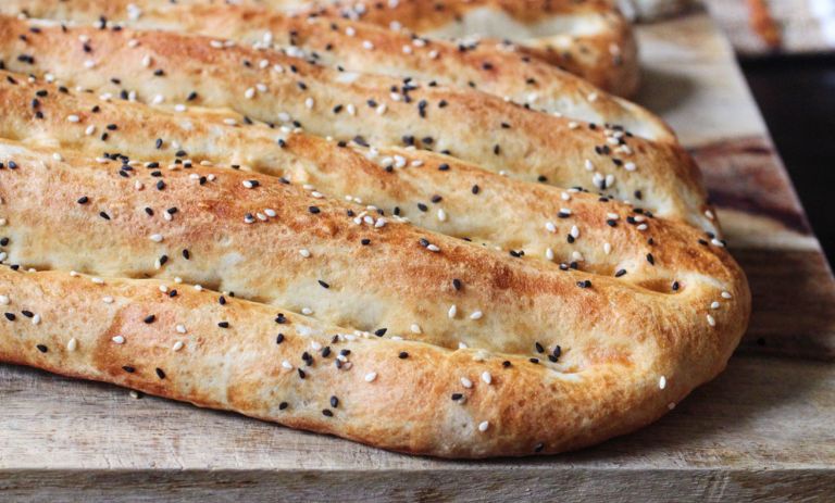 کالری نان بربری چقدر است؟