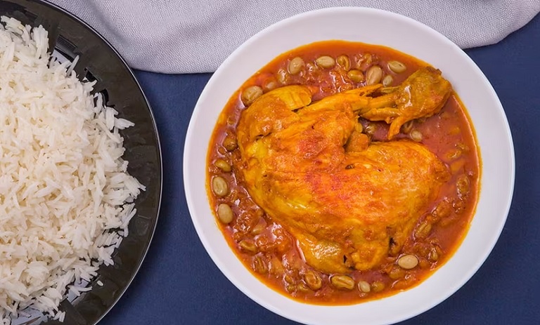 طرز تهیه خورش جوجه غوره؛ غذای خوشمزه و متفاوت