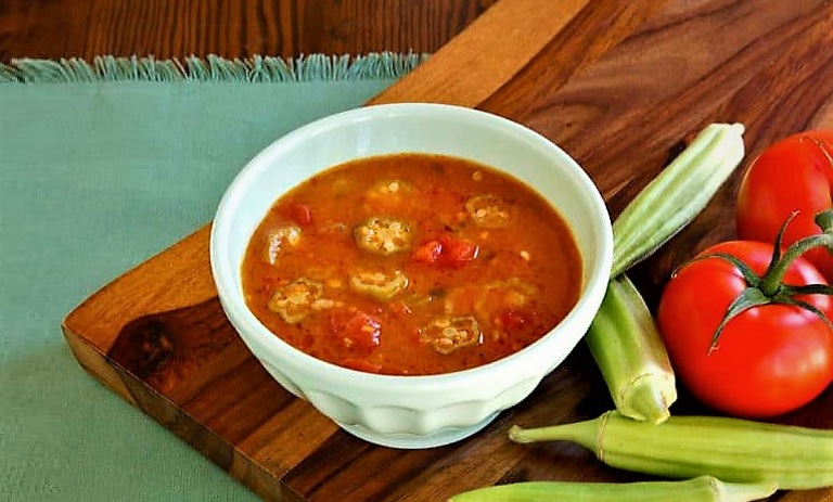 طرز تهیه خوراک بامیه و تماته؛ انتخابی عالی برای وعده‌های سبک