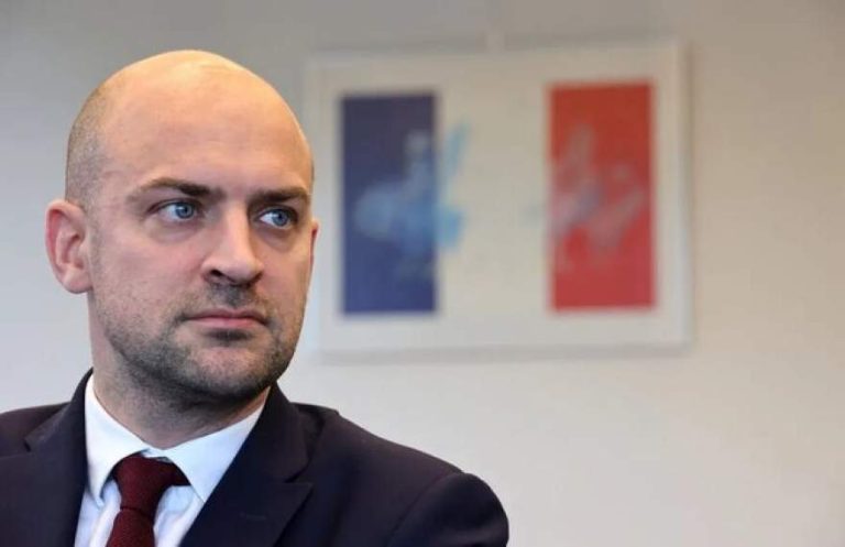 پایگاه خبری تحلیلی اخباربانک – فرانسه تاریخ احتمالی فعالسازی مکانیسم ماشه را اعلام کرد