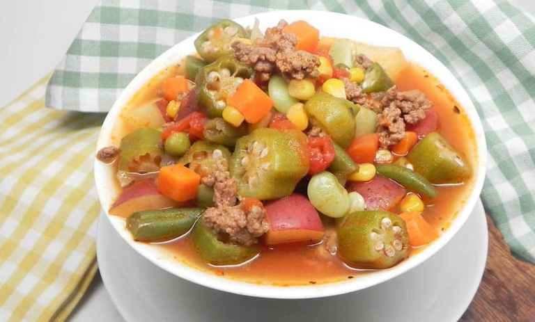 طرز تهیه سوپ بامیه؛ غذای سبک و رژیمی