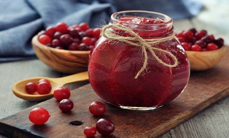 کالری مربای آلبالو چقدر است؟